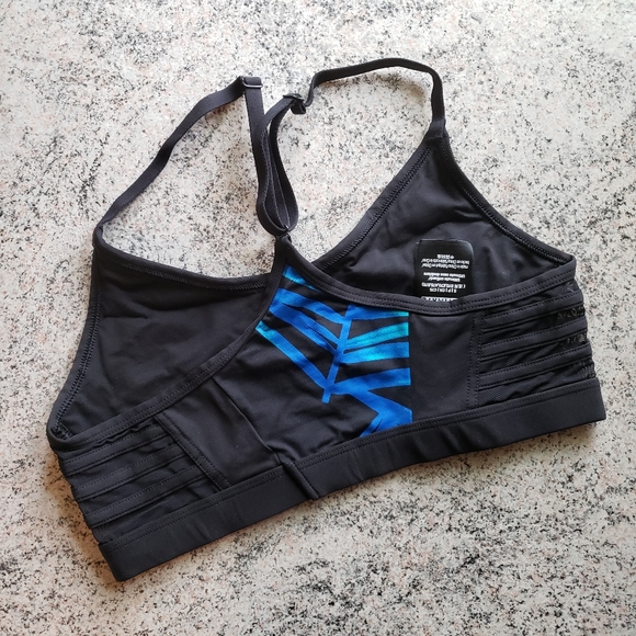 VS Ultimate Sport Bra - Picture 2 of 6